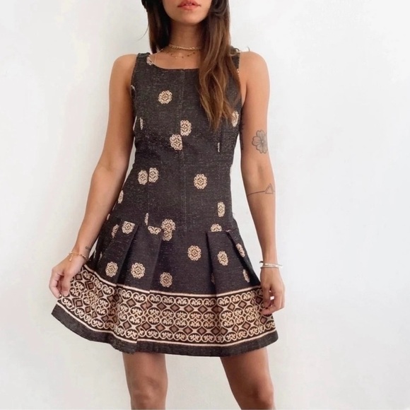 Free People Sleeveless Black Gold Tapestry Dress with Pockets Size 12 - Picture 1 of 5